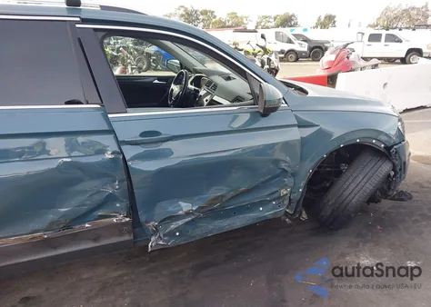 2019 Volkswagen Tiguan 2.0T Sel Premium/2.0T Sel Premium R-Line из США, поврежденный, VIN 3VV4B7AX3KM175845